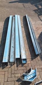 Lot de chemins de câbles en métal, Enlèvement