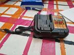 Chargeur de batterie " Dewalt " neuf, Ophalen, Nieuw