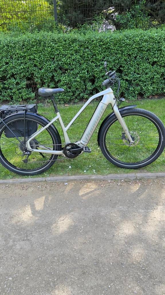 Zeer mooie elektrische fiets met centrale motor van Bosch, Fietsen en Brommers, Elektrische fietsen, Ophalen of Verzenden, Zo goed als nieuw