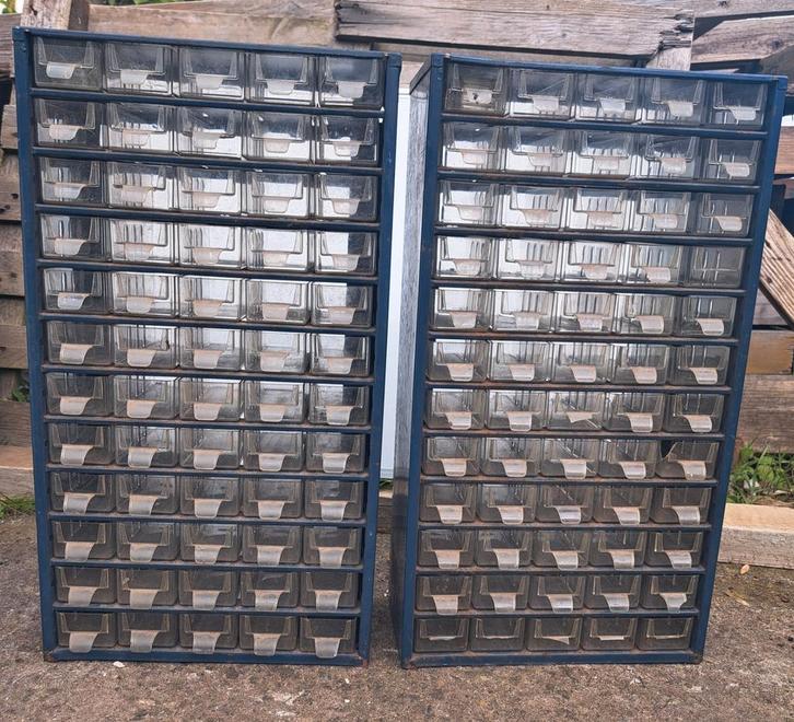 2 armoires de rangement industrielles vintage, 60 tiroirs pa, Antiquités & Art, Antiquités | Outils & Instruments, Enlèvement