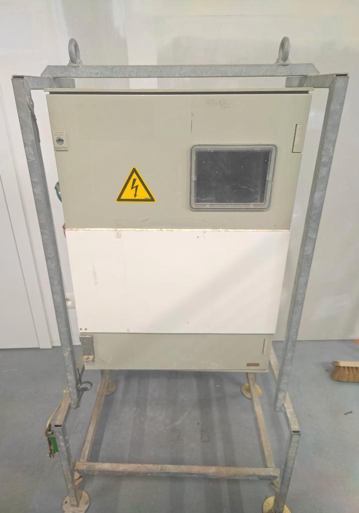 Volledig uitgeruste werfkast, met nieuwe 25D60 kWh-houder !, Doe-het-zelf en Bouw, Elektriciteit en Kabels, Gebruikt, Overige typen