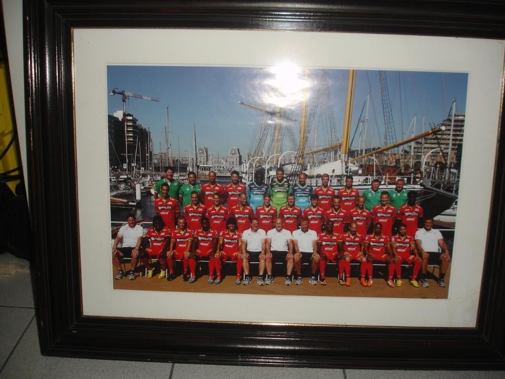 Mooie houten kader met fot van KVO 2014 voor € 10,00, Ophalen, Zo goed als nieuw