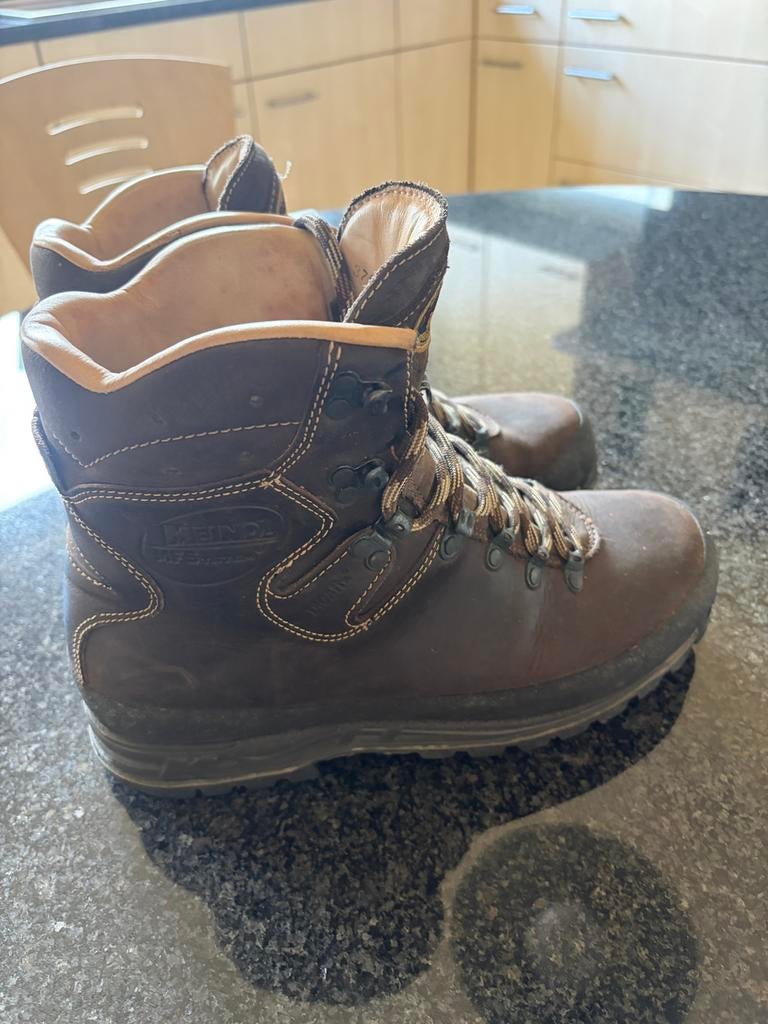 Meindl bergbotinnen mt10 (43-44), Ophalen of Verzenden, Zo goed als nieuw