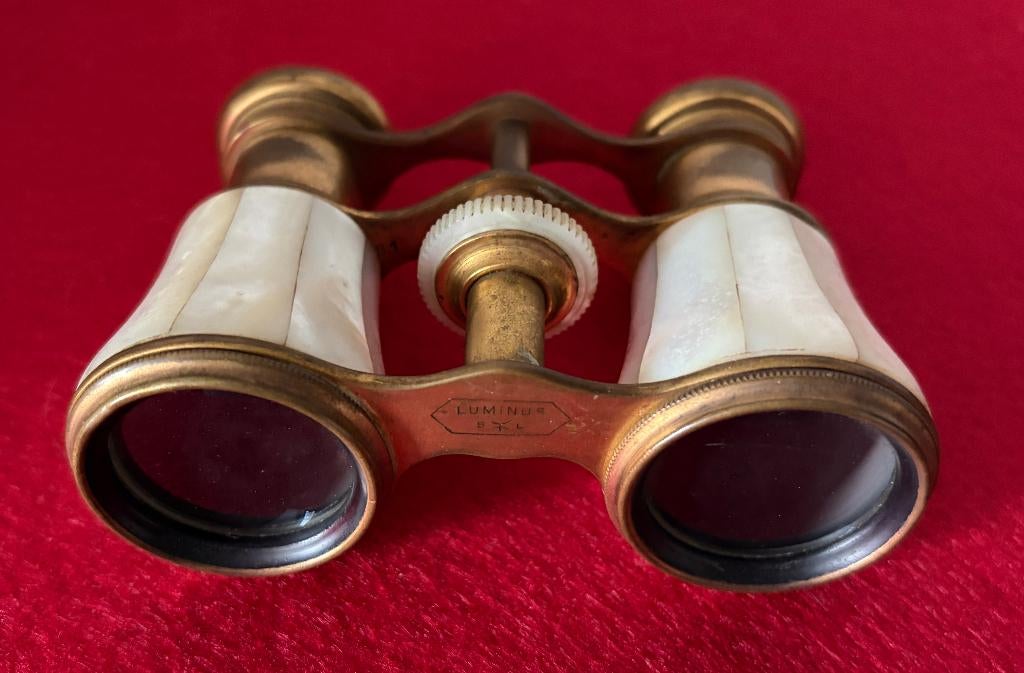 Ancient Mother-of-Pearl and Brass Theatre Twin, Ophalen of Verzenden