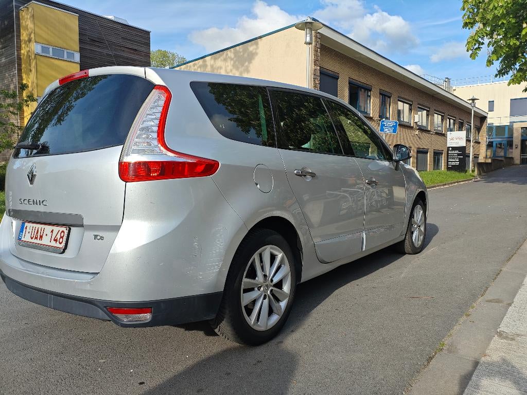 RENAULT GRAND SCÉNIC AOÛT 2010 ESSENCE 1.4 JUSQU'À 2030, Achat, Capteur de lumière, Boîte manuelle, Noir