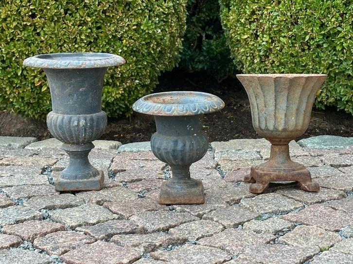 gietijzeren tuinvazen - bloempotjes - h. 20 - 15 - 14,5 cm, Tuin en Terras, Tuinvazen, Ophalen