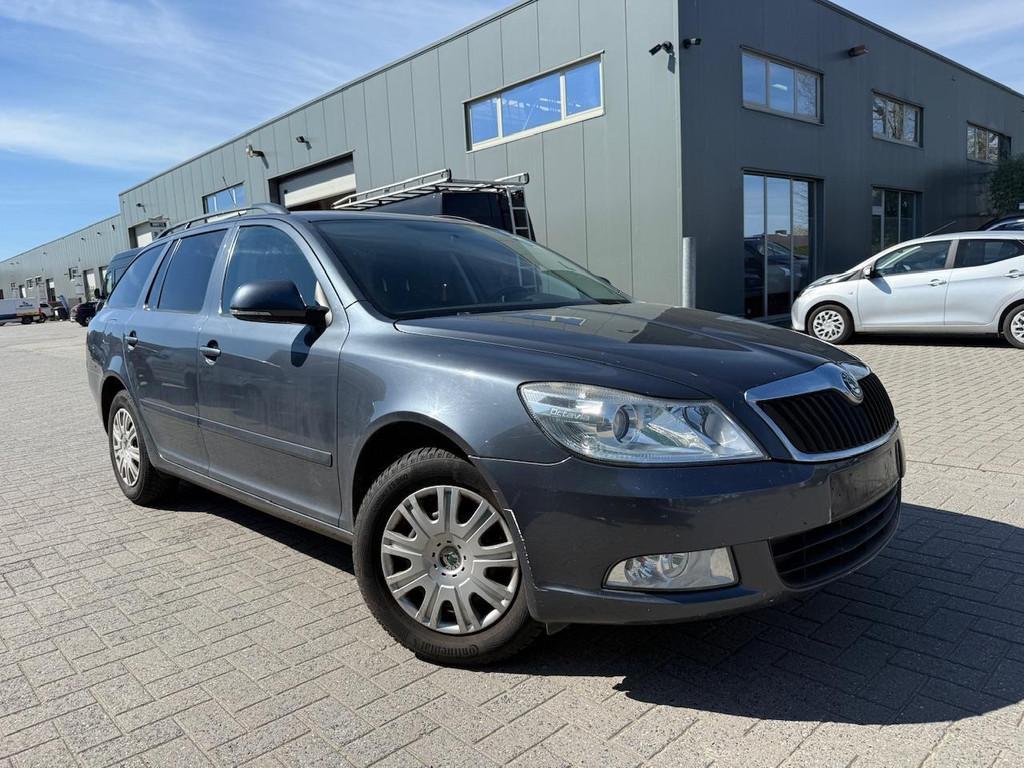Skoda Octavia Combi 1.6 TDI Airco ONLY EXPORT, Auto's, Skoda, Voorwielaandrijving, 105 pk, 4 cilinders, Bedrijf