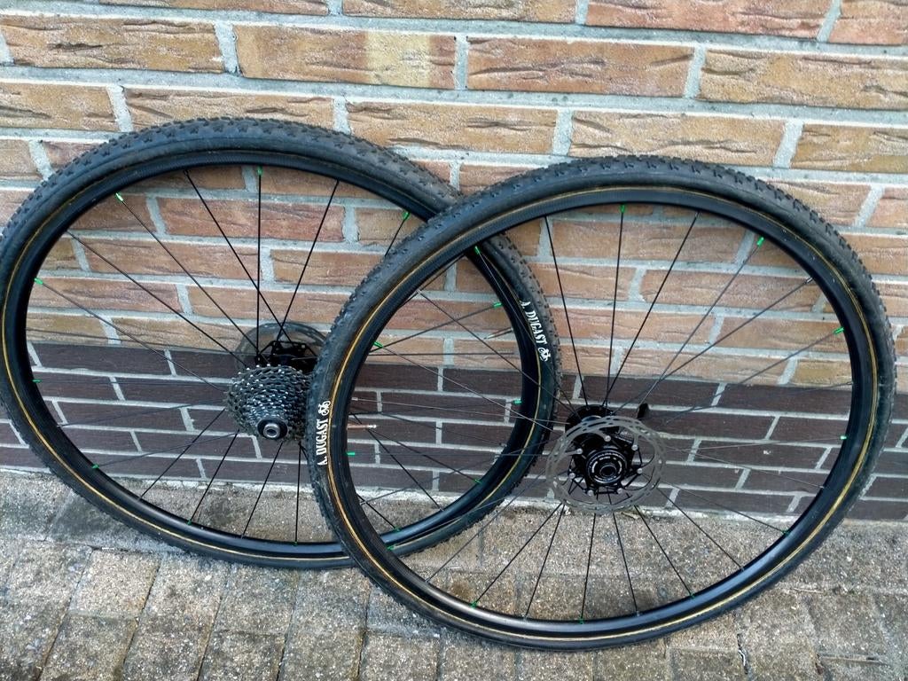 Cross wielen carbon, Ophalen