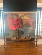 Pokemon Evolving Skies ETB, Ophalen of Verzenden, Nieuw, Boosterbox