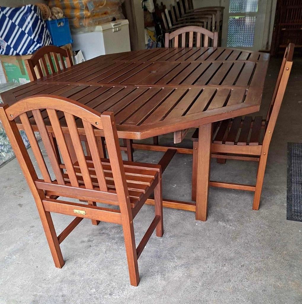 Table et chaises, Enlèvement