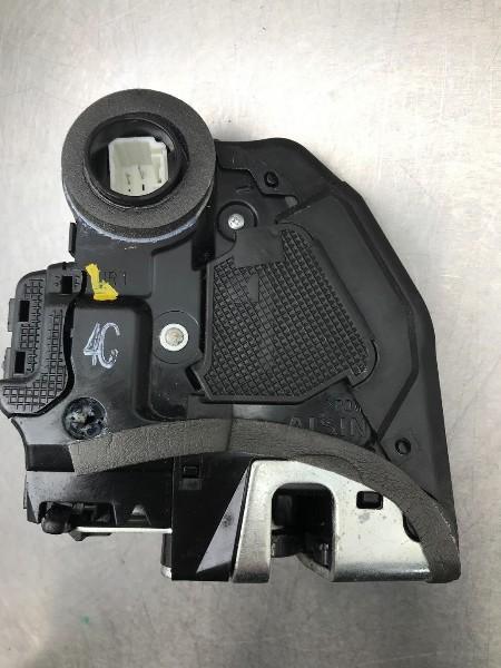 SERRURE DE PORTE RODS ARRIÈRE DROIT Toyota Auris (E18), Utilisé, Toyota