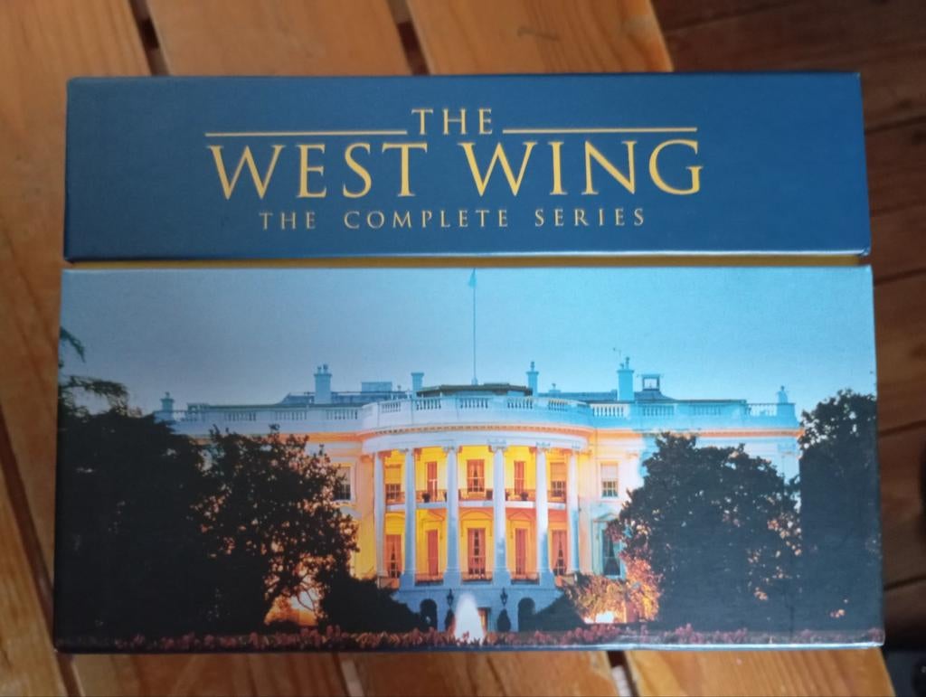 L'aile ouest est terminée, Enlèvement