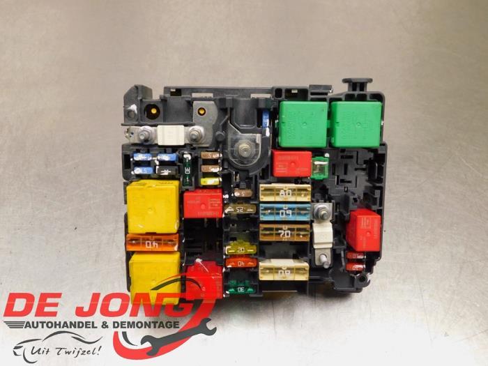 Boîte à fusibles d'un Peugeot 2008, Autos : Pièces & Accessoires, -, 3 mois de garantie, Utilisé, -