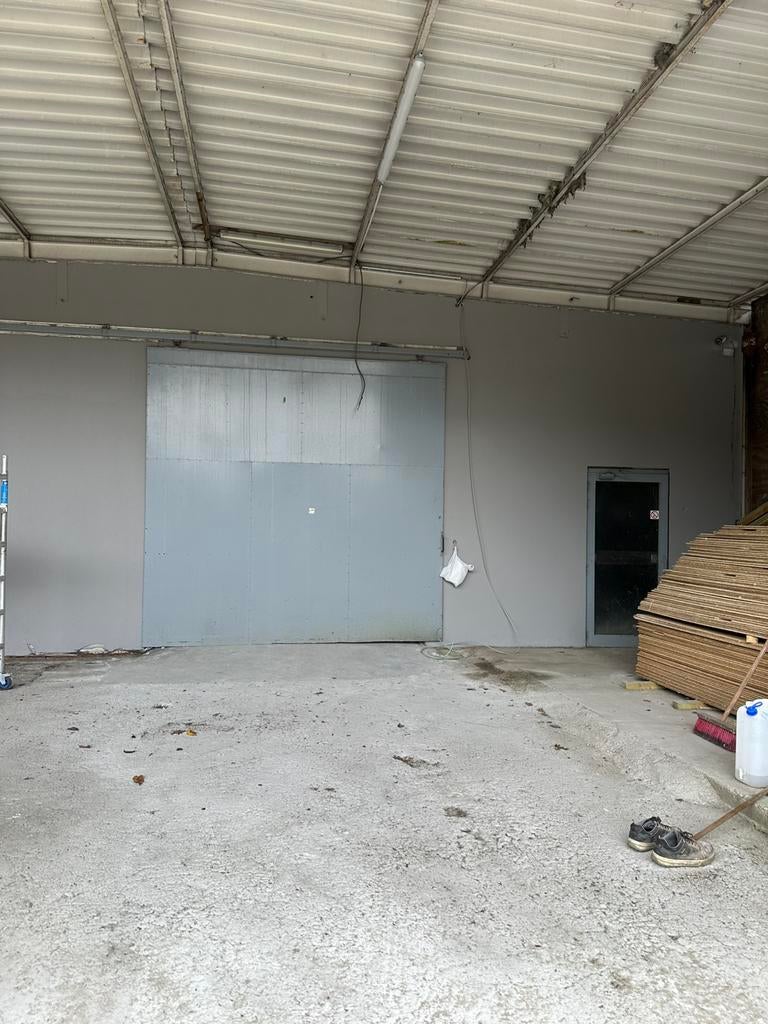 Bureau, entrepôt et garage à louer