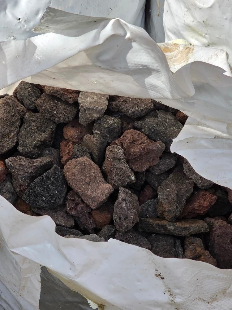 lavastenen, 2 tot 7 cm, Tuin en Terras, Grind, Keien en Split, Ophalen, Zo goed als nieuw, Lava, Overige typen