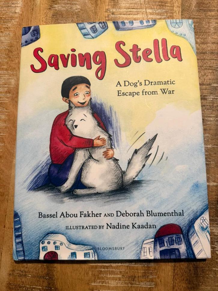 Saving Stella, A Dog's Dramatic Escape from War - N. Kaadan, Boeken, Kinderboeken | Jeugd | 10 tot 12 jaar, Zo goed als nieuw