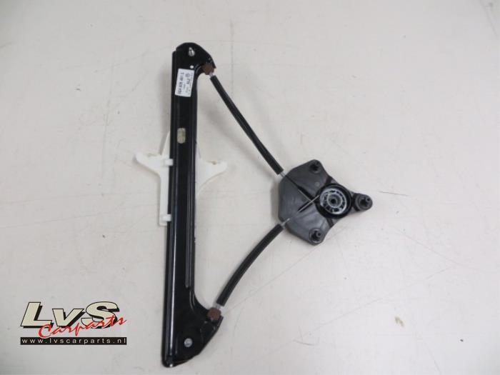Mécanique vitre 4portes arrière gauche d'un Volkswagen Gol, -, 3 mois de garantie, Utilisé, -