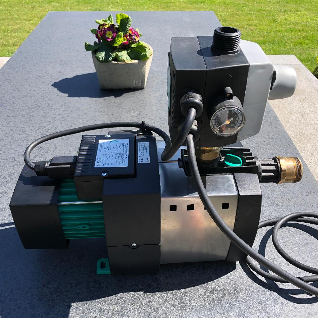 Regenwater pomp, Ophalen, Zo goed als nieuw, Elektrisch