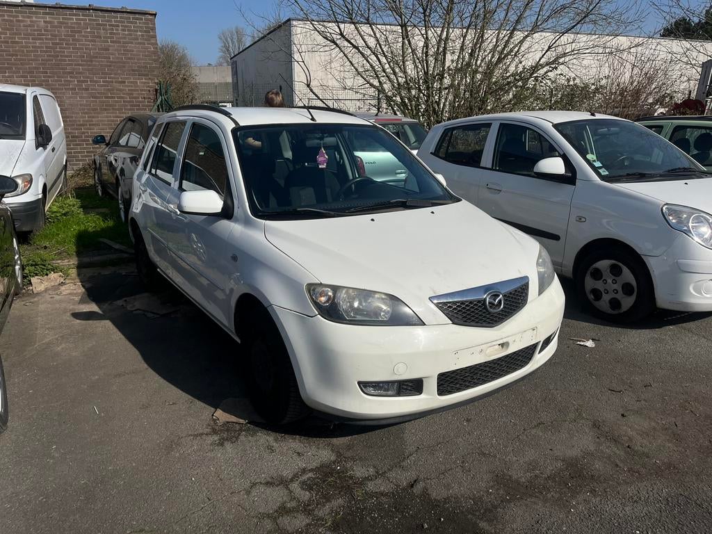 Mazda 2, Autos, Mazda, Essence, Autre carrosserie, 5 portes, Automatique, Blanc, Noir, Tissu, Enlèvement