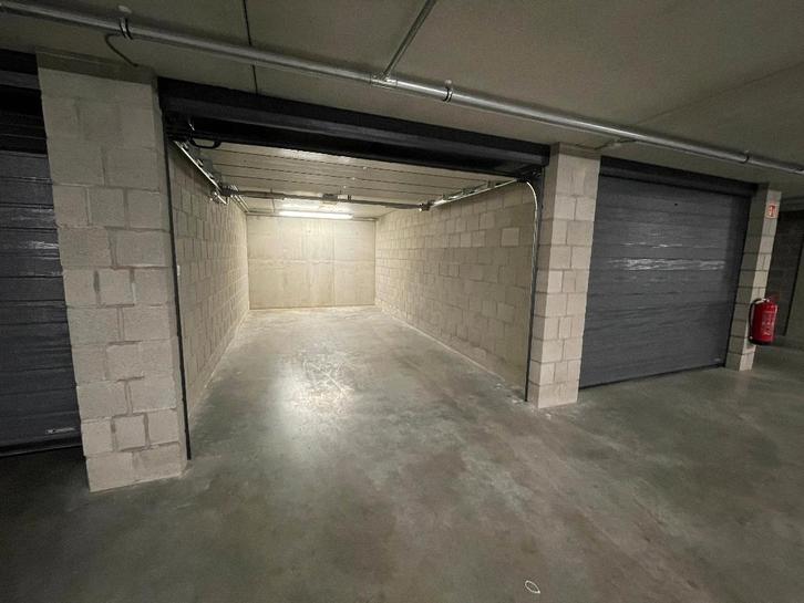 Ruime ondergrondse garagebox in centrum Scherpenheuvel, Immo, Maisons à vendre, Province du Brabant flamand, Jusqu'à 200 m², Autres types