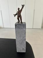 Bronzen beeldje op arduin, Antiek en Kunst, Ophalen of Verzenden