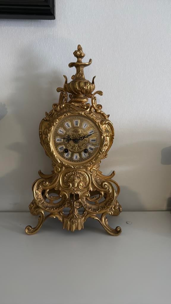 Bronzen Mantelklok, Urgos, Ophalen