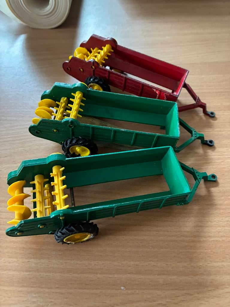 Mest verspreider Britains, Ophalen of Verzenden, Zo goed als nieuw, Britains