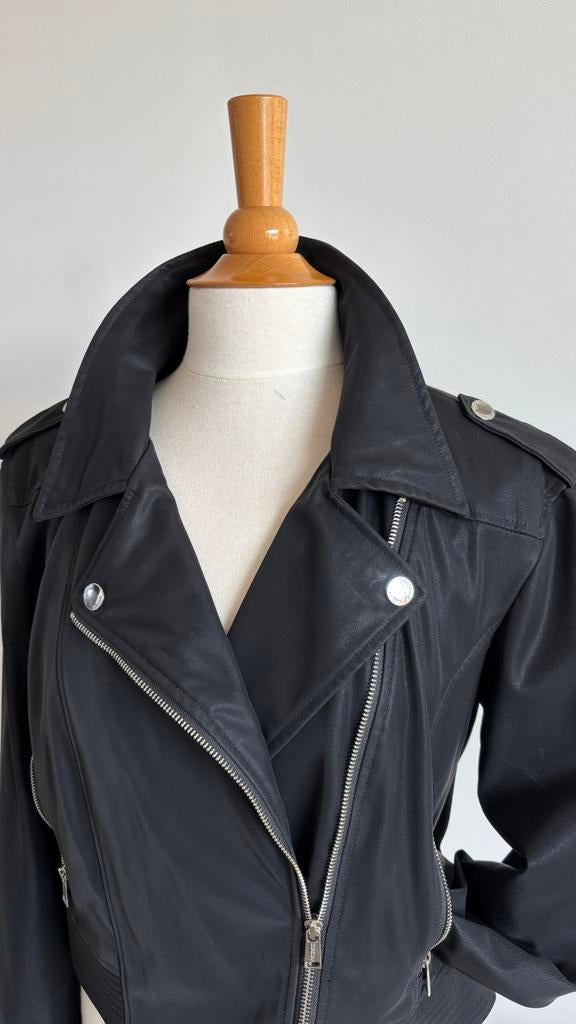 Guess vest ( medium), Kleding | Dames, Jassen | Zomer, Ophalen, Gedragen, Maat 38/40 (M)