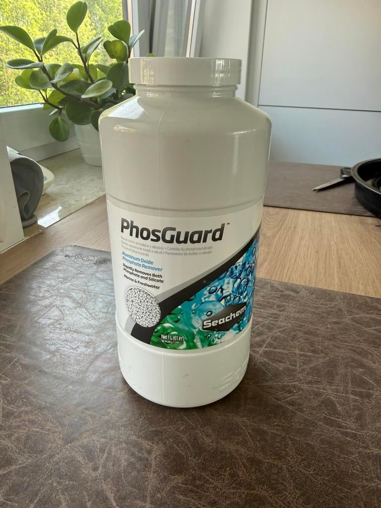 Saechem Phosguard 1 liter, Animaux & Accessoires, Poissons | Aquariums & Accessoires, Filter, Enlèvement ou Envoi