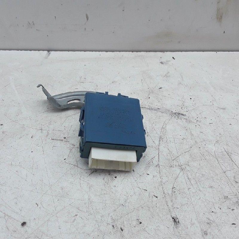 ORDINATEUR VEROUILLAGE CENTRALISE Toyota Yaris (P1), Utilisé, Toyota