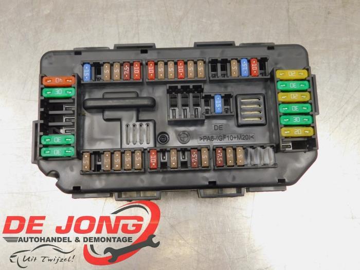 Boîte à fusibles d'un BMW 1-Serie, Autos : Pièces & Accessoires, Électronique & Câbles, BMW, Utilisé, 3 mois de garantie, Enlèvement ou Envoi