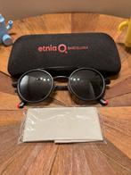 Lunettes de soleil noires - Etnia Barcelona, Autres marques, Comme neuf, Lunettes de soleil, Noir