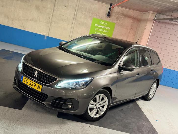 Peugeot 308 SW 1.2 PureTech 110 PK | Panoramadak | Leder, Autos, Peugeot, Particulier, ABS, Phares directionnels, Airbags, Air conditionné