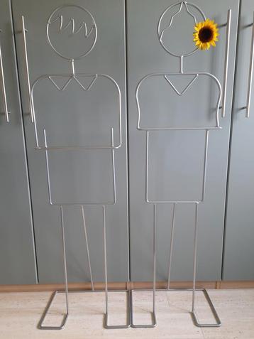 2 klerenhangers 