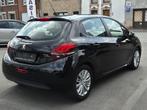 Peugeot 208 1.2i Signature van 01/19 met 64.523 km, Voorwielaandrijving, Stof, 110 g/km, Zwart