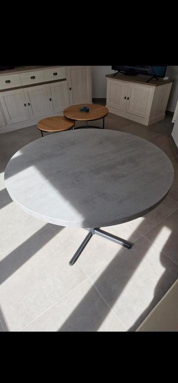 Nieuwe Ronde Tafel  beschikbaar voor biedingen