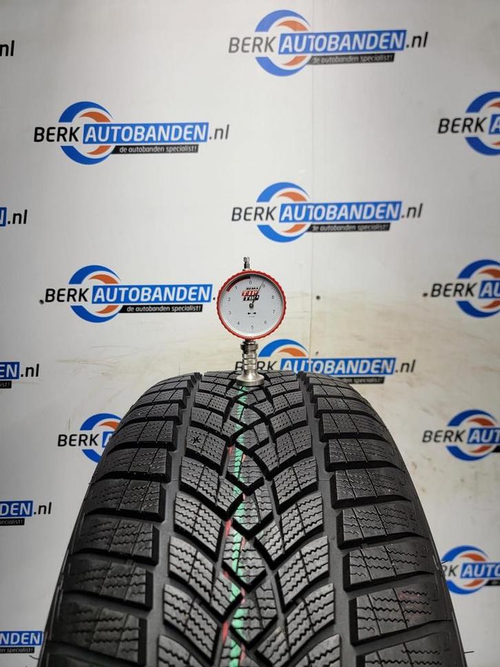 2x Goodyear Ultragrip Performance + 225/45 R17 94H XL 225/45, Auto-onderdelen, Banden en Velgen, Band(en), Winterbanden, 17 inch