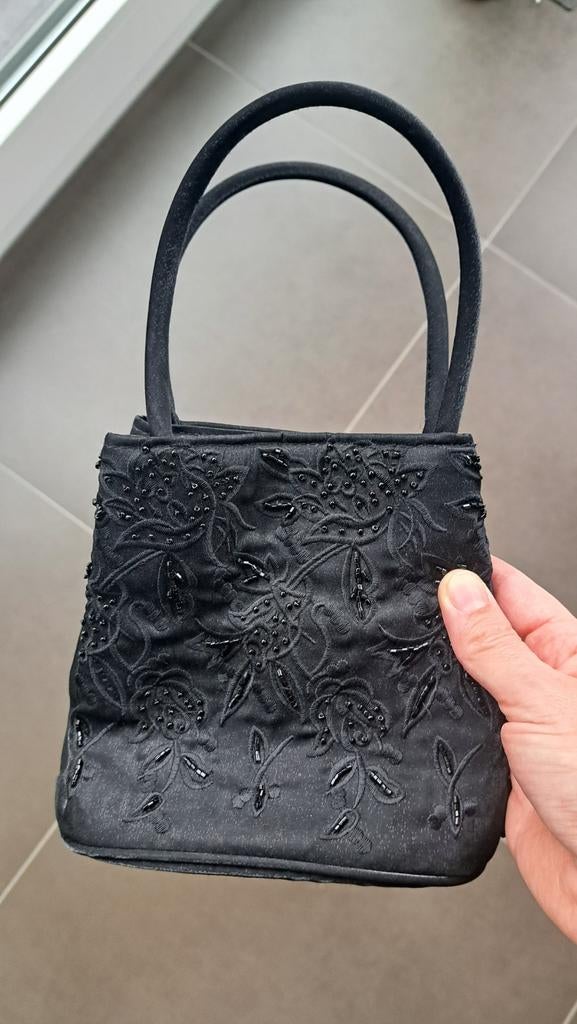 Feestelijk klein handtasje zwart, Handtassen en Accessoires, Tassen | Damestassen, Handtas, Zwart, Ophalen of Verzenden