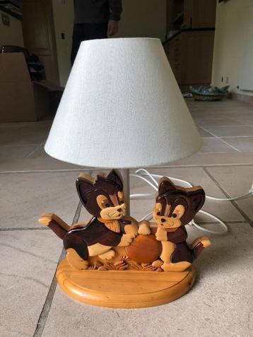 Kindernachtlamp met houten diertjes