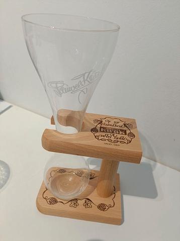 KWAK Glas in houten houder Pauwel beschikbaar voor biedingen