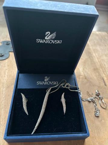 Collier et boucles d'oreilles Swarovski, Enlèvement, Comme neuf
