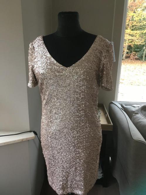 Caroline Biss korte goudkleurige paillettenjurk - 40, Kleding | Dames, Jurken, Zo goed als nieuw, Maat 38/40 (M), Overige kleuren