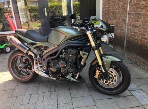 Triumph Speed Triple 1050 - Mat kaki - 28463kms, Motoren, Motoren | Triumph, Particulier, Naked bike, meer dan 35 kW, 3 cilinders
