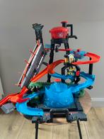 Hotwheels: carwash, garage, racebaan en muurracebaan, Ophalen, Zo goed als nieuw, Racebaan