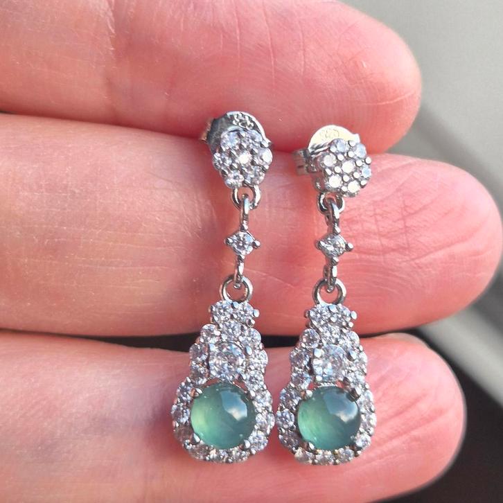 Oorbellen van natuurlijke jadeiet van type A, Handtassen en Accessoires, Oorbellen, Zo goed als nieuw, Hangers, Overige materialen