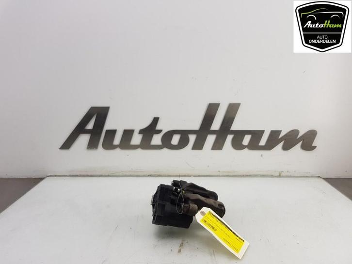 REMKLAUW RECHTS ACHTER Volkswagen Passat (3G2), Auto-onderdelen, Remmen en Aandrijving, Volkswagen, Gebruikt