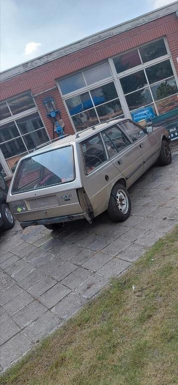 Peugeot 305 sw, phase 2 in onderdelen te koop beschikbaar voor biedingen