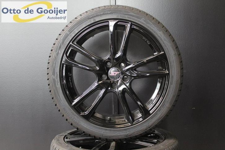Ford Focus ST Winterbanden 18 Inch 235/40R18, Auto-onderdelen, Banden en Velgen, Banden en Velgen, Winterbanden, 18 inch, 235 mm