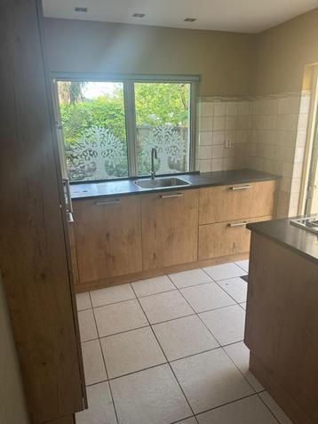  Houtlook Eilandkeuken met Granieten Werkblad GEDEMONTEERD beschikbaar voor biedingen