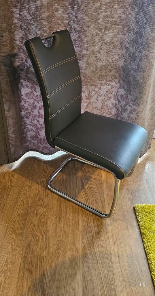 4 Chaises modernes de salle à manger grises, pied suspendu, Maison & Meubles, Chaises, Comme neuf, Quatre, Cuir, Métal, Gris, Enlèvement